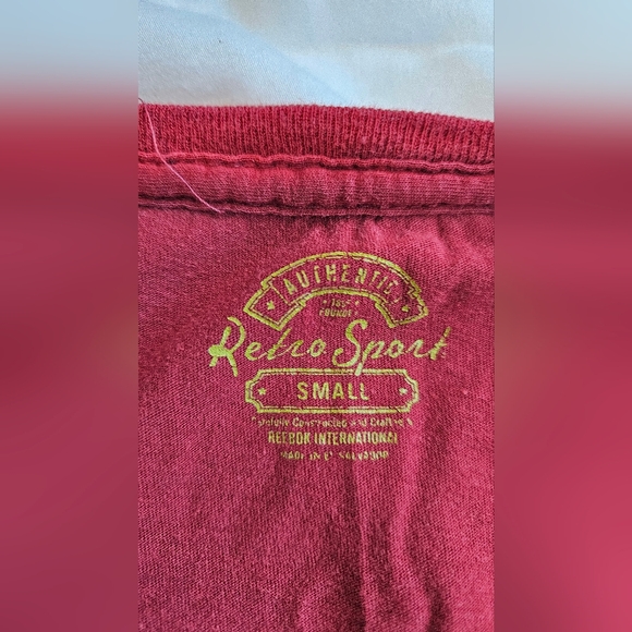 Buffalo Bills Women's Logo T-shirt, Size Small - Picture 3 of 4